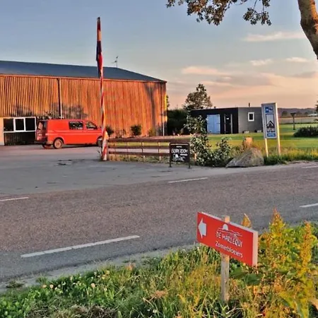 Hotelhuisje #b Dom wakacyjny