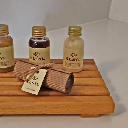 Hotelhuisje #b Дом отдыха *