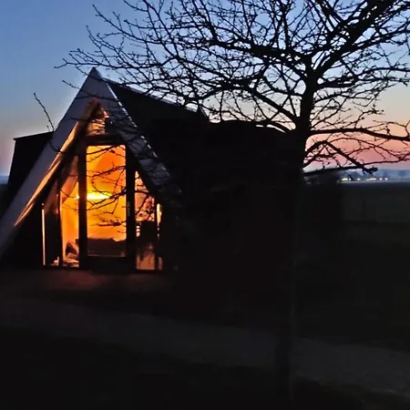 Hotelhuisje #b Holiday home *