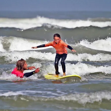 Hotelhuisje #b * Warmenhuizen