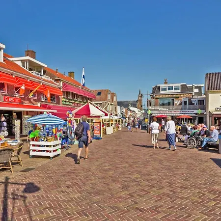 Hotelhuisje #b * Warmenhuizen