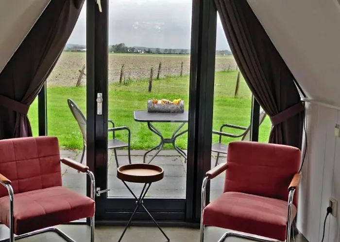 Hotelhuisje #b Warmenhuizen